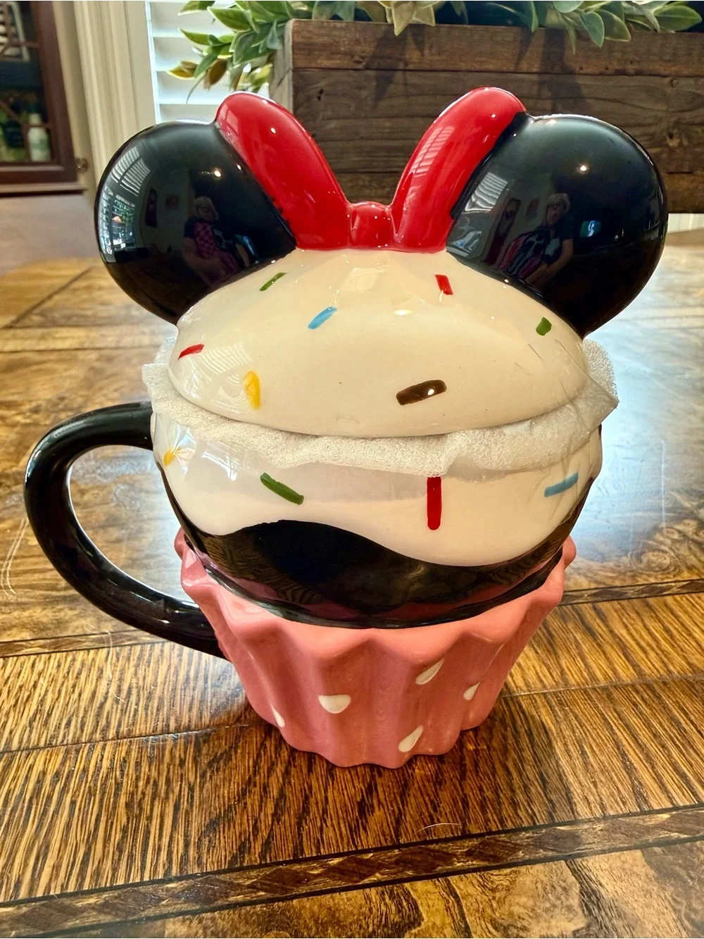 Disney Minnie Mouse Cupcake Covered Ceramic Mug - Picture 2 of 3